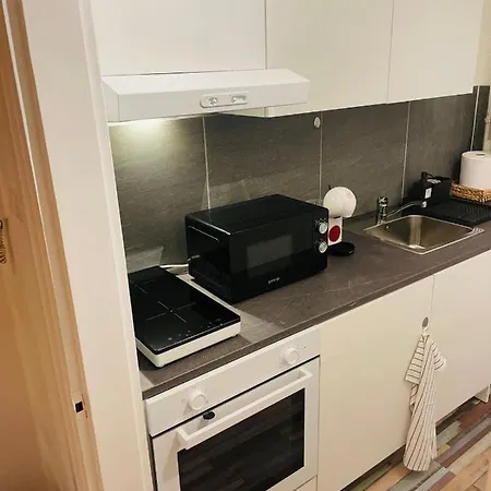 Hegedu 5 , Stylish *