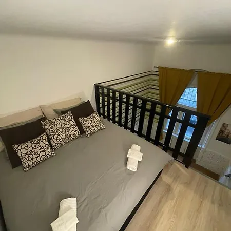 Szálloda Hegedu 5 , Stylish *