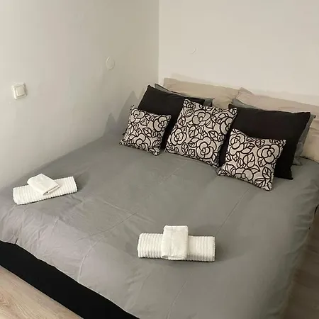 Hegedu 5 , Stylish *