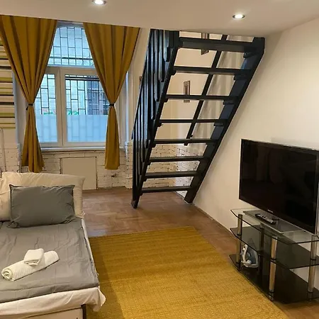 Hegedu 5 , Stylish בודפשט